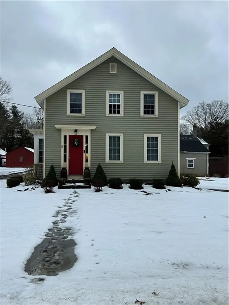 19 West Street Hopkinton RI 02804
