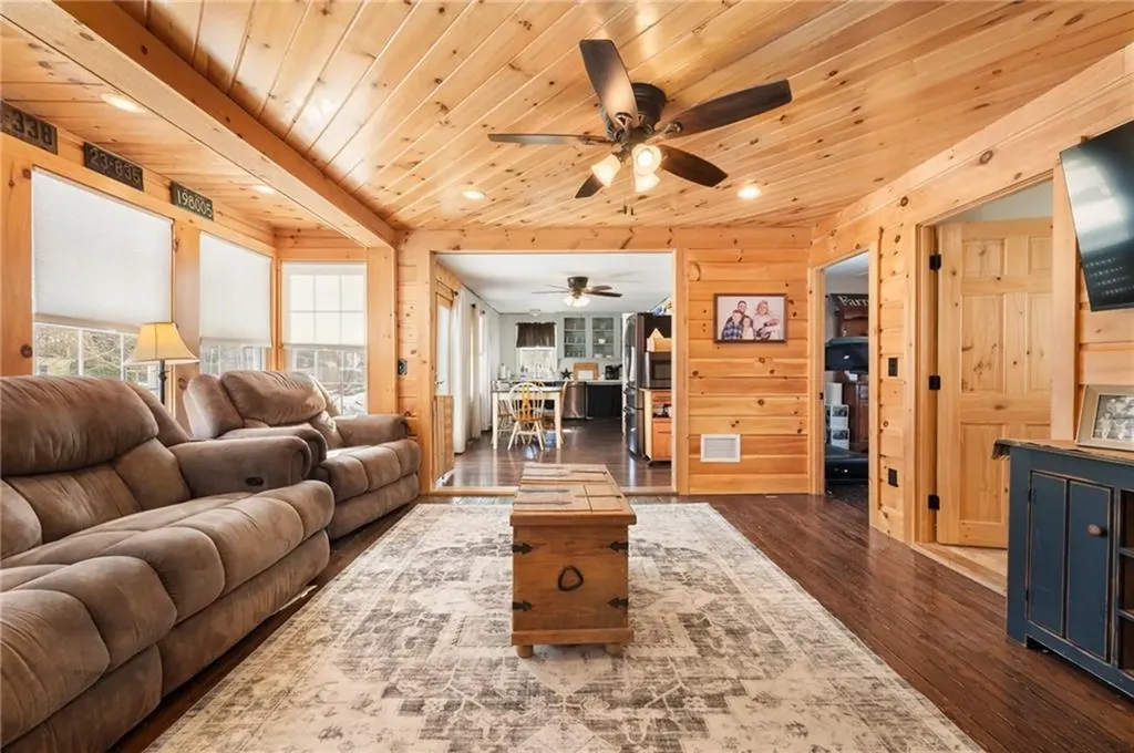 19 West Street Hopkinton RI 02804