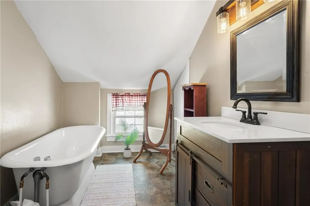 19 West Street Hopkinton RI 02804