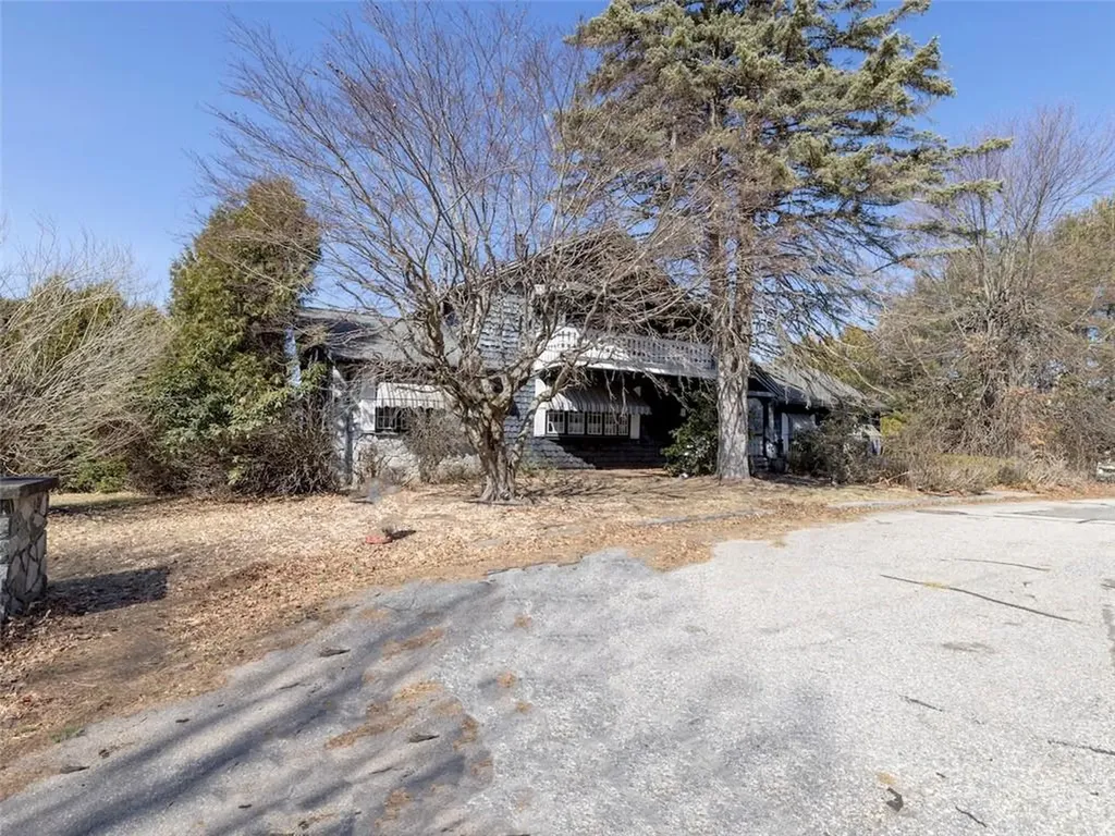 233 Annette Avenue Woonsocket RI 02895