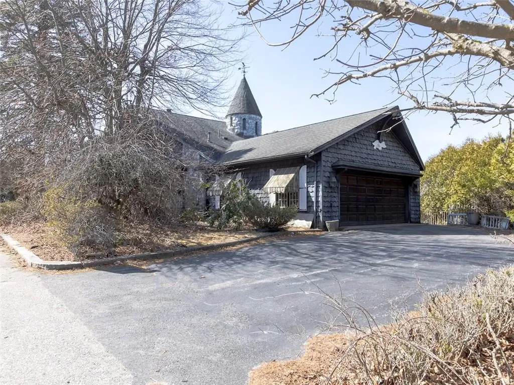 233 Annette Avenue Woonsocket RI 02895