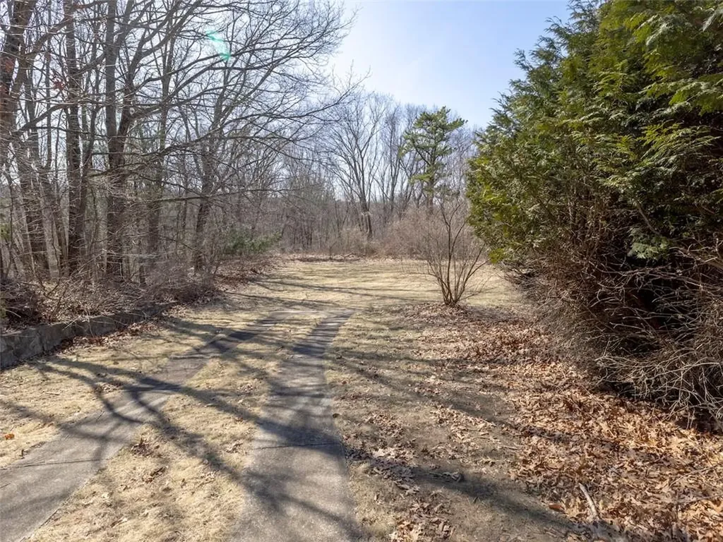 233 Annette Avenue Woonsocket RI 02895