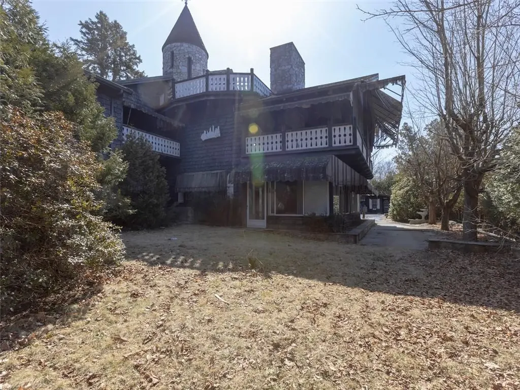 233 Annette Avenue Woonsocket RI 02895