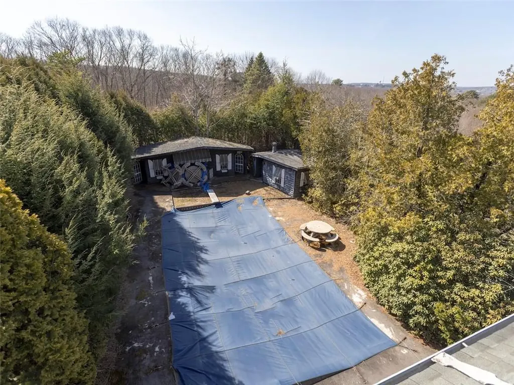 233 Annette Avenue Woonsocket RI 02895