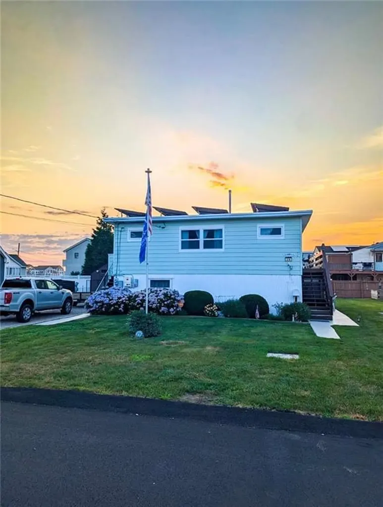 29 Montauk Avenue Westerly RI 02891