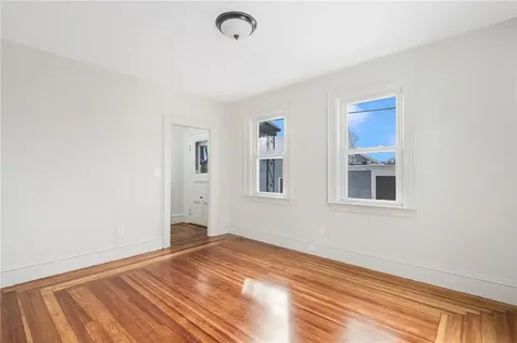 15 Woodlawn Avenue Pawtucket RI 02860