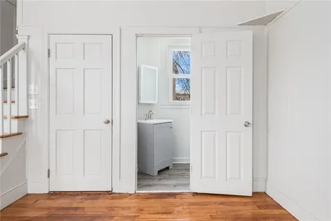 15 Woodlawn Avenue Pawtucket RI 02860