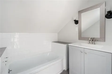 15 Woodlawn Avenue Pawtucket RI 02860