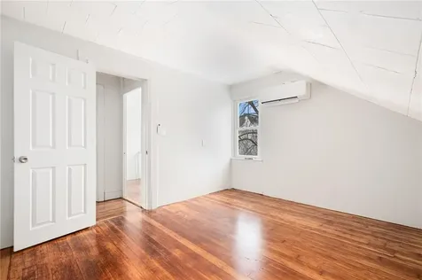 15 Woodlawn Avenue Pawtucket RI 02860