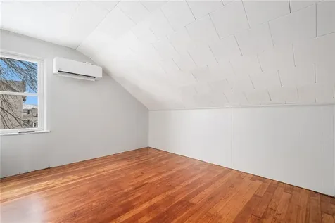 15 Woodlawn Avenue Pawtucket RI 02860