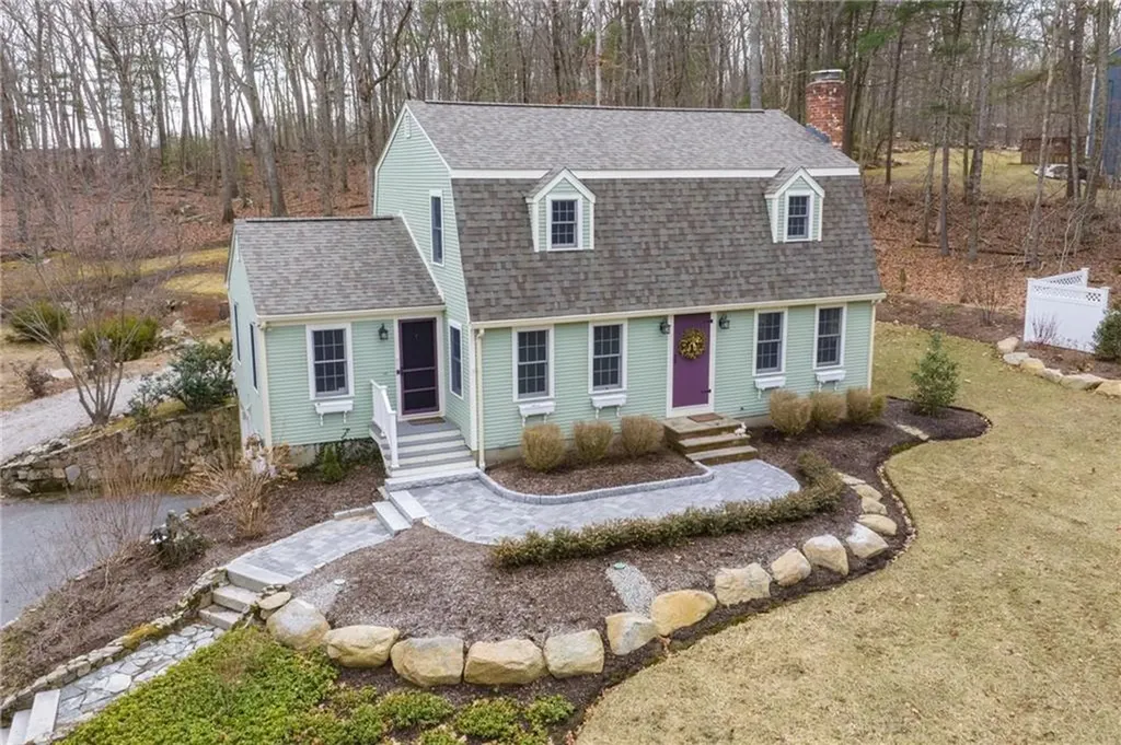 95 Winchester Drive Glocester RI 02857