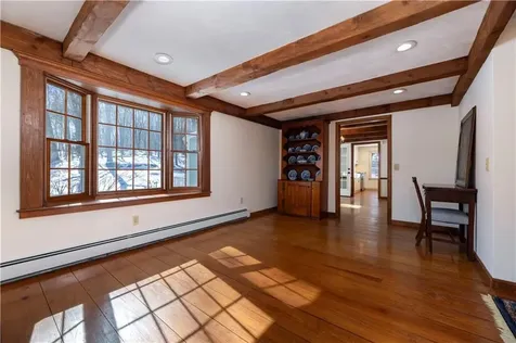 95 Winchester Drive Glocester RI 02857