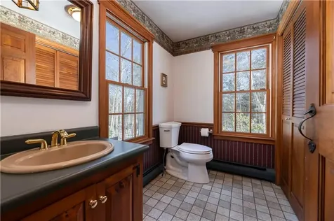 95 Winchester Drive Glocester RI 02857