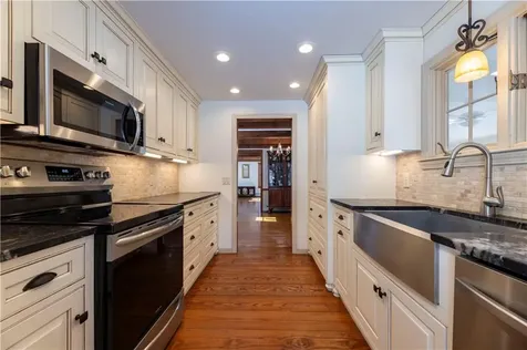 95 Winchester Drive Glocester RI 02857