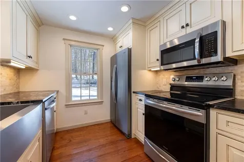 95 Winchester Drive Glocester RI 02857