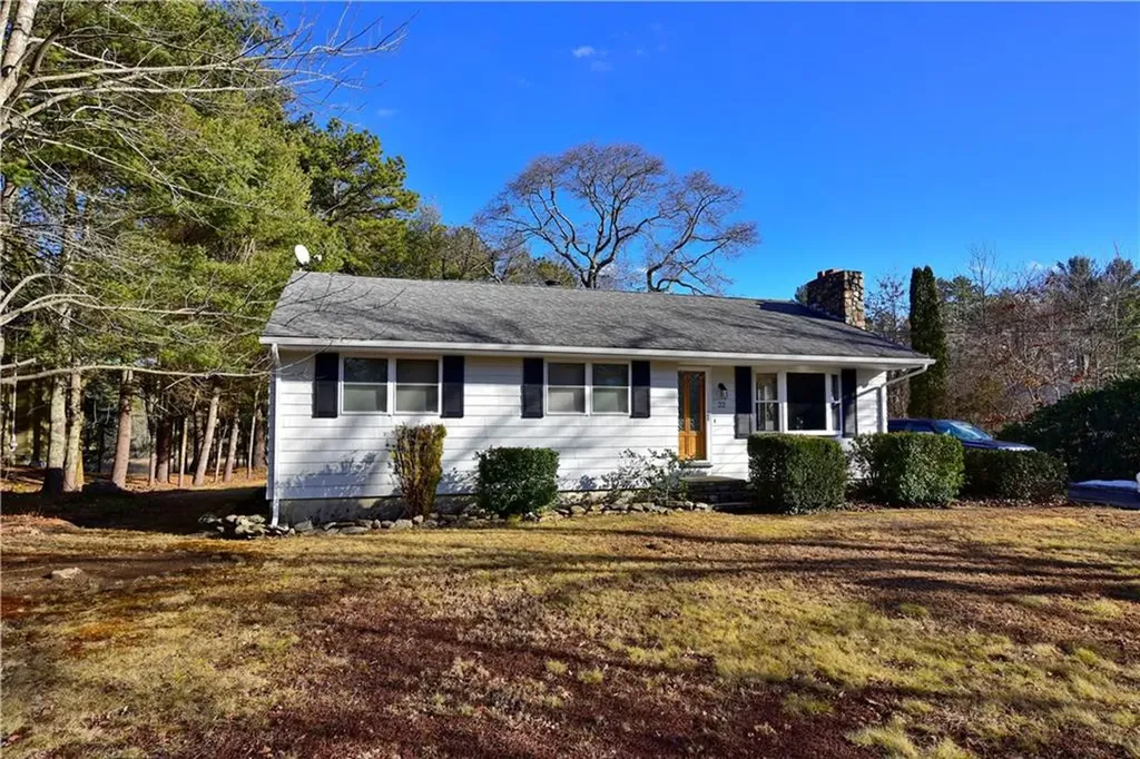 22 Woodville Alton Road Hopkinton RI 02894