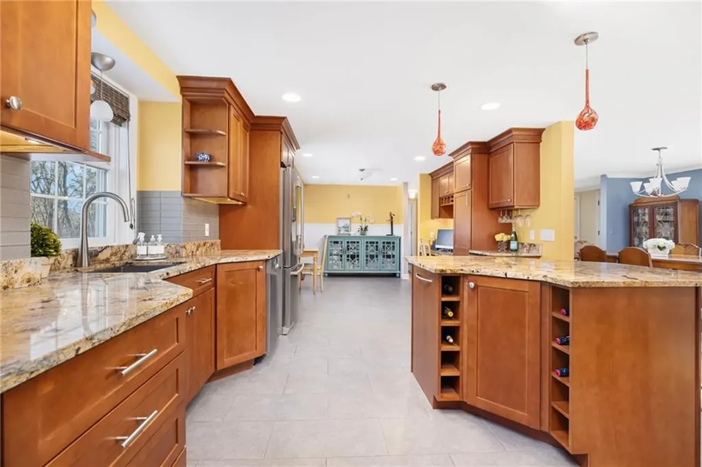 1000 Warwick Neck Avenue Warwick RI 02889