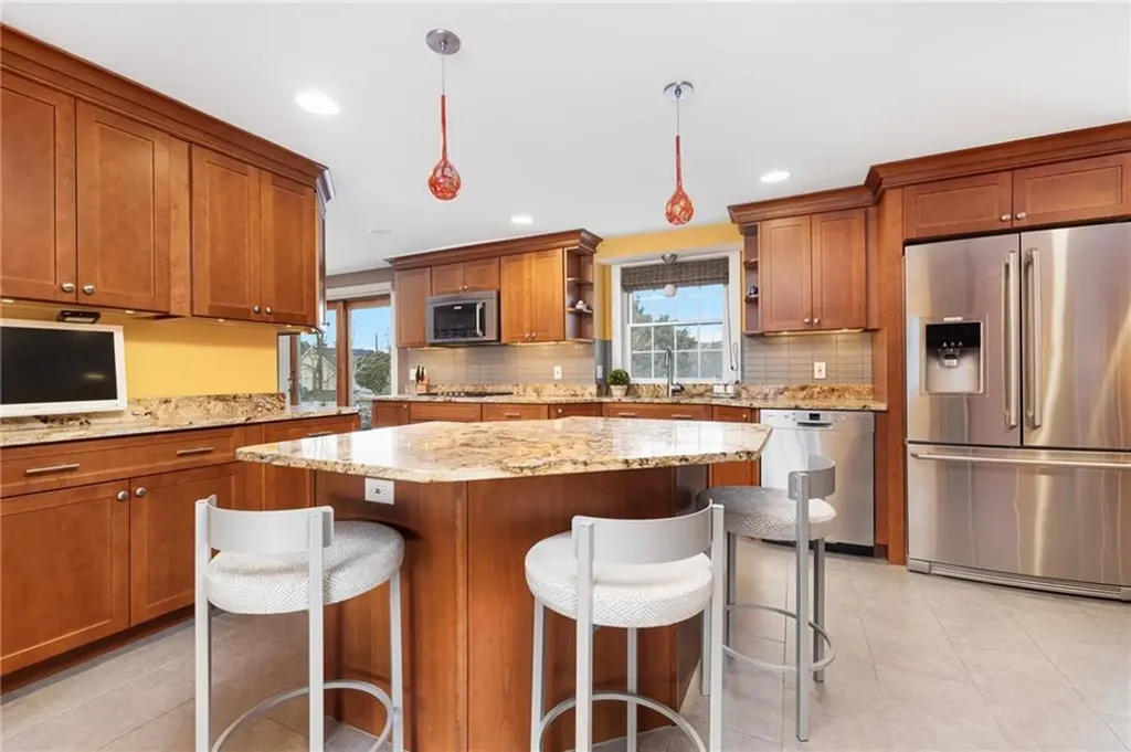 1000 Warwick Neck Avenue Warwick RI 02889