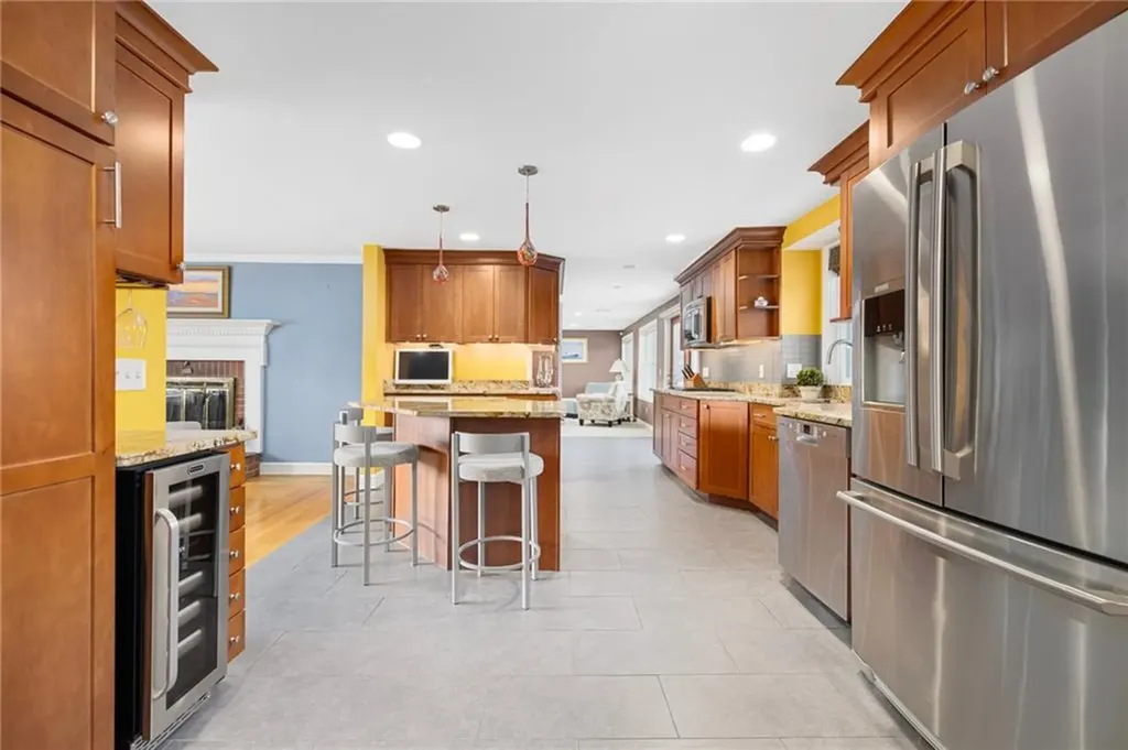 1000 Warwick Neck Avenue Warwick RI 02889
