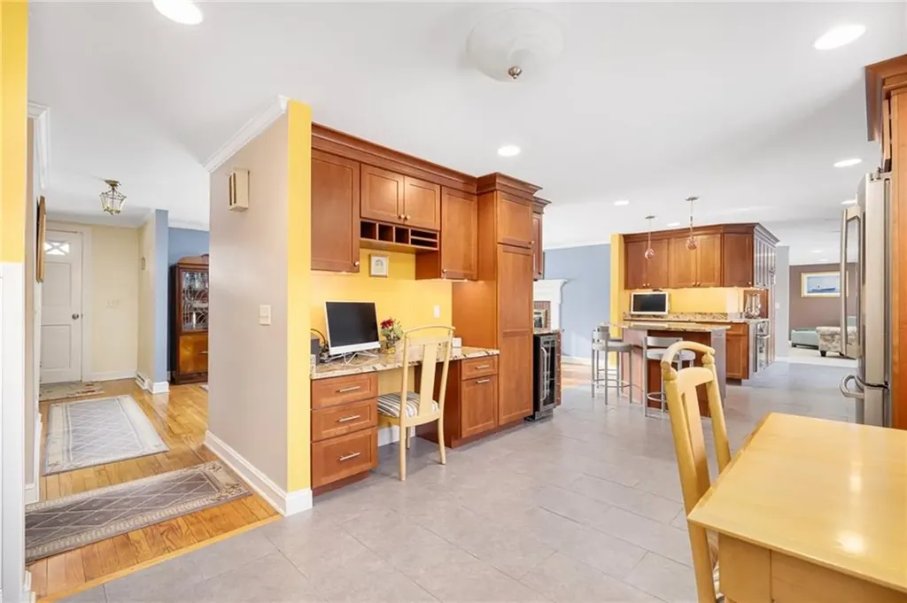 1000 Warwick Neck Avenue Warwick RI 02889
