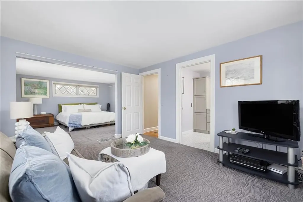 1000 Warwick Neck Avenue Warwick RI 02889