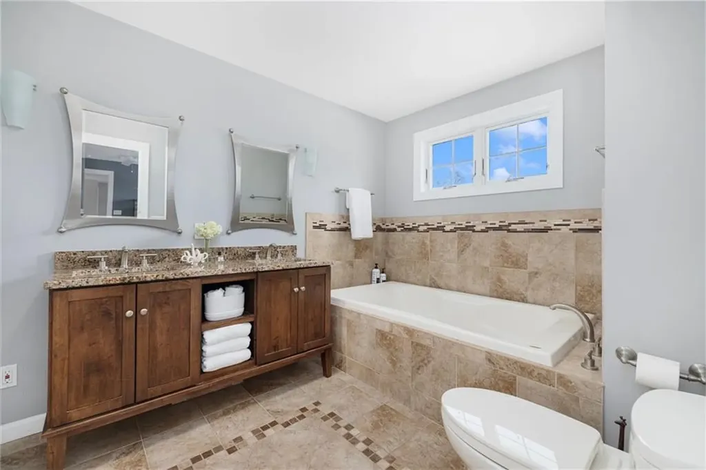 1000 Warwick Neck Avenue Warwick RI 02889