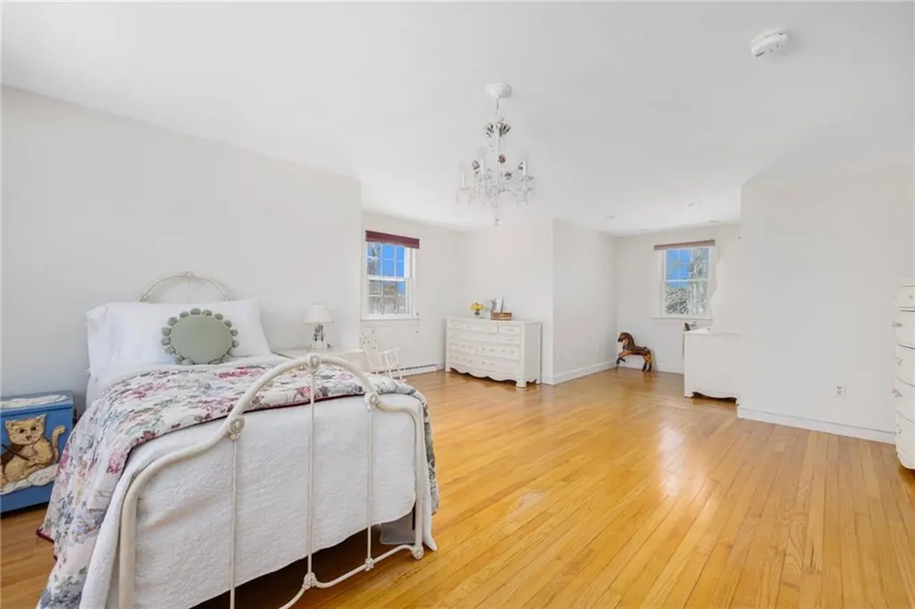 1000 Warwick Neck Avenue Warwick RI 02889