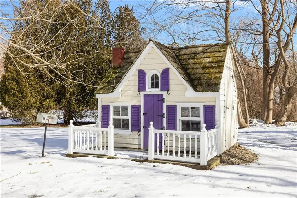 1000 Warwick Neck Avenue Warwick RI 02889