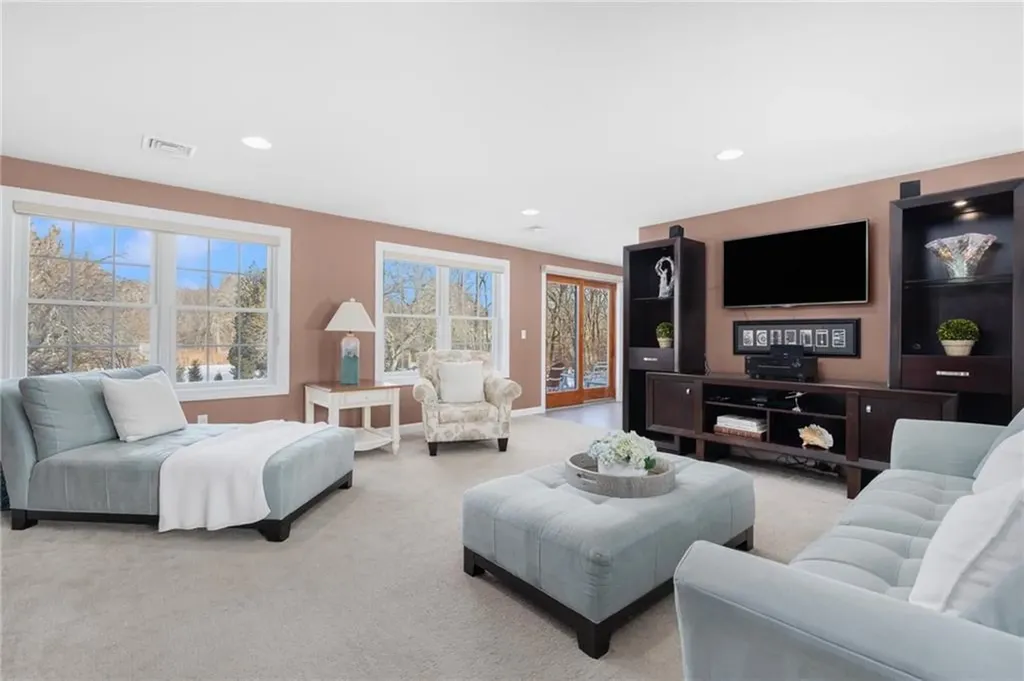 1000 Warwick Neck Avenue Warwick RI 02889