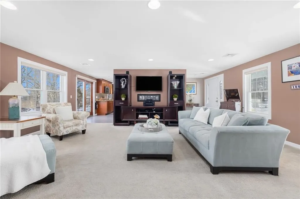 1000 Warwick Neck Avenue Warwick RI 02889