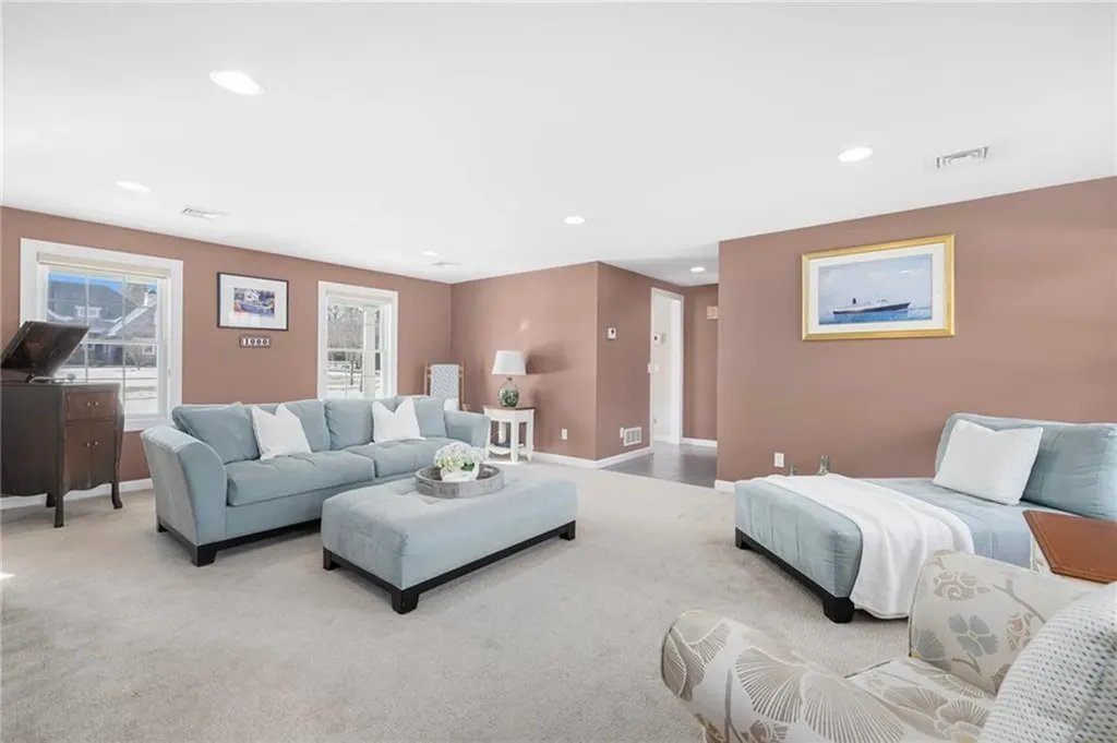 1000 Warwick Neck Avenue Warwick RI 02889