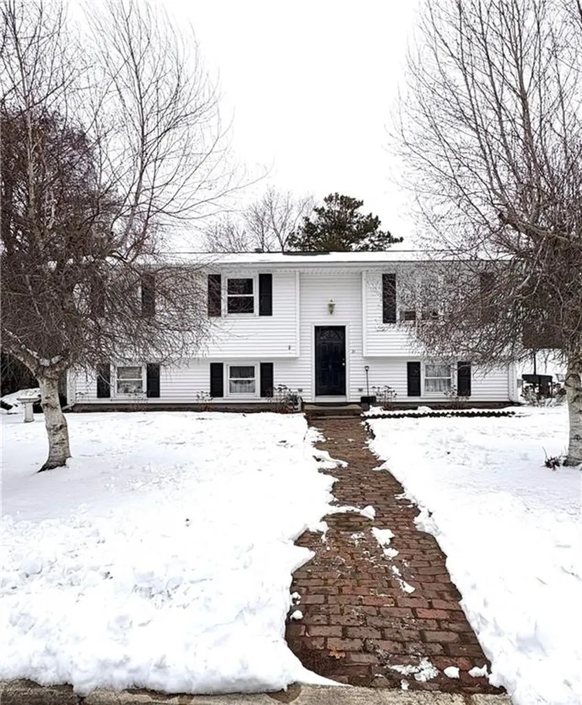 21 Ryan Avenue Warwick RI 02889