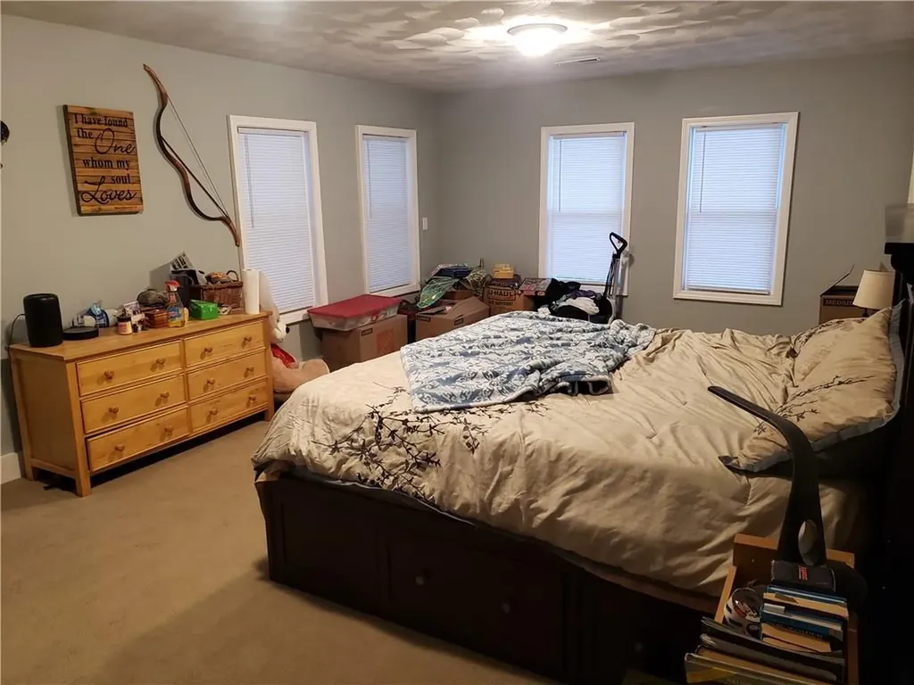 28 Hoxie Court Coventry RI 02816