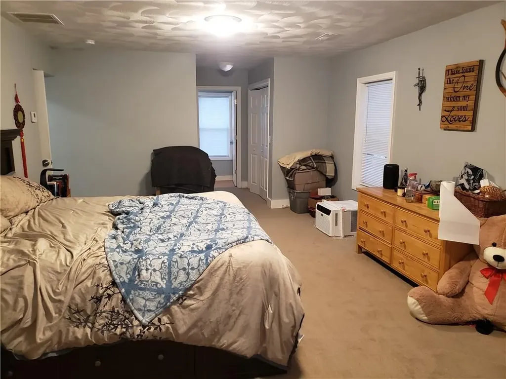 28 Hoxie Court Coventry RI 02816