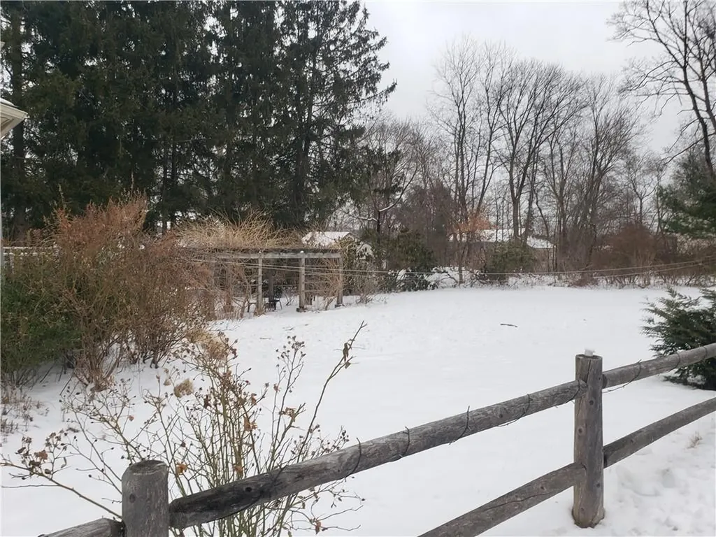 28 Hoxie Court Coventry RI 02816