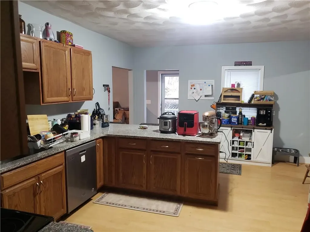28 Hoxie Court Coventry RI 02816