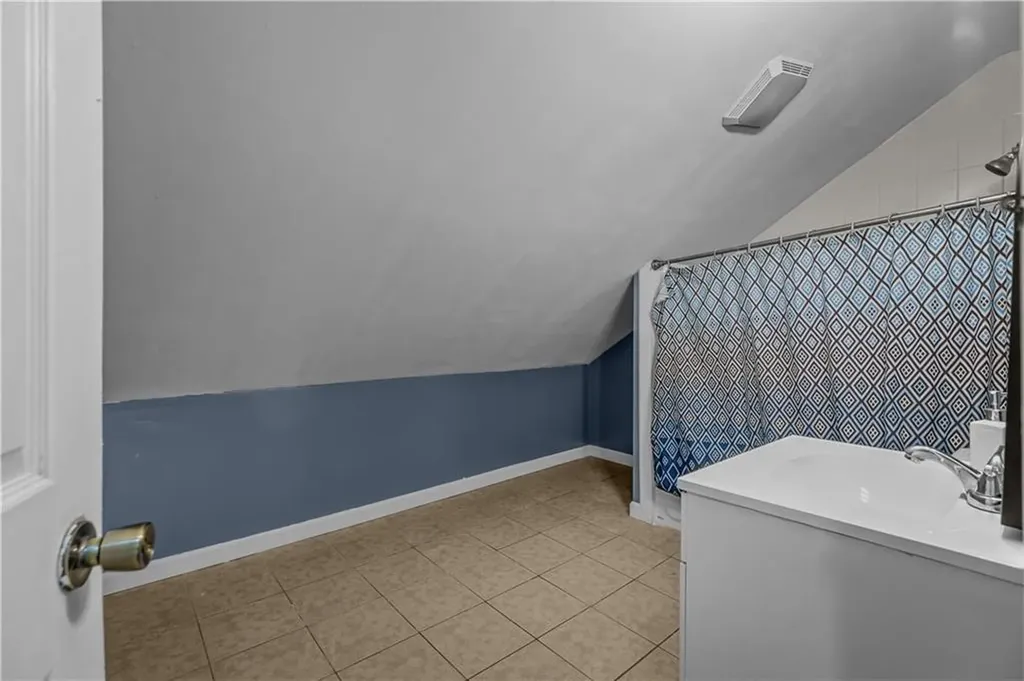 197 Church Street Woonsocket RI 02895