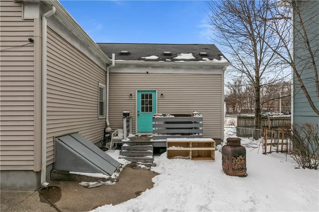 197 Church Street Woonsocket RI 02895