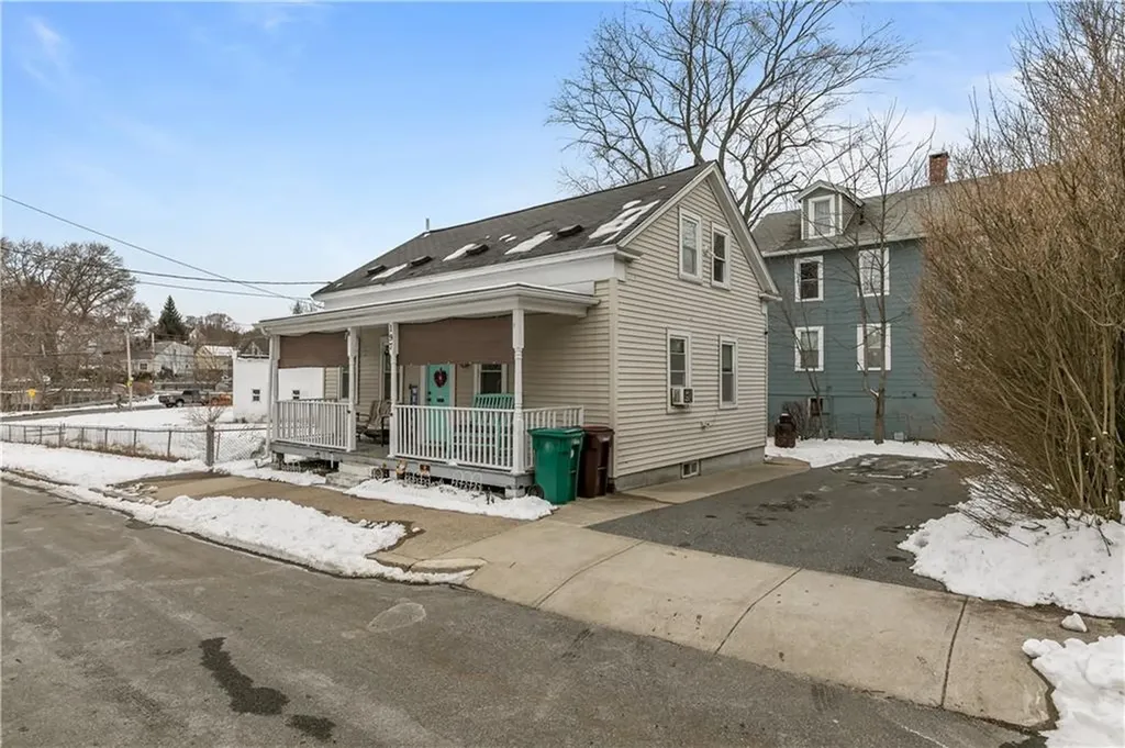 197 Church Street Woonsocket RI 02895