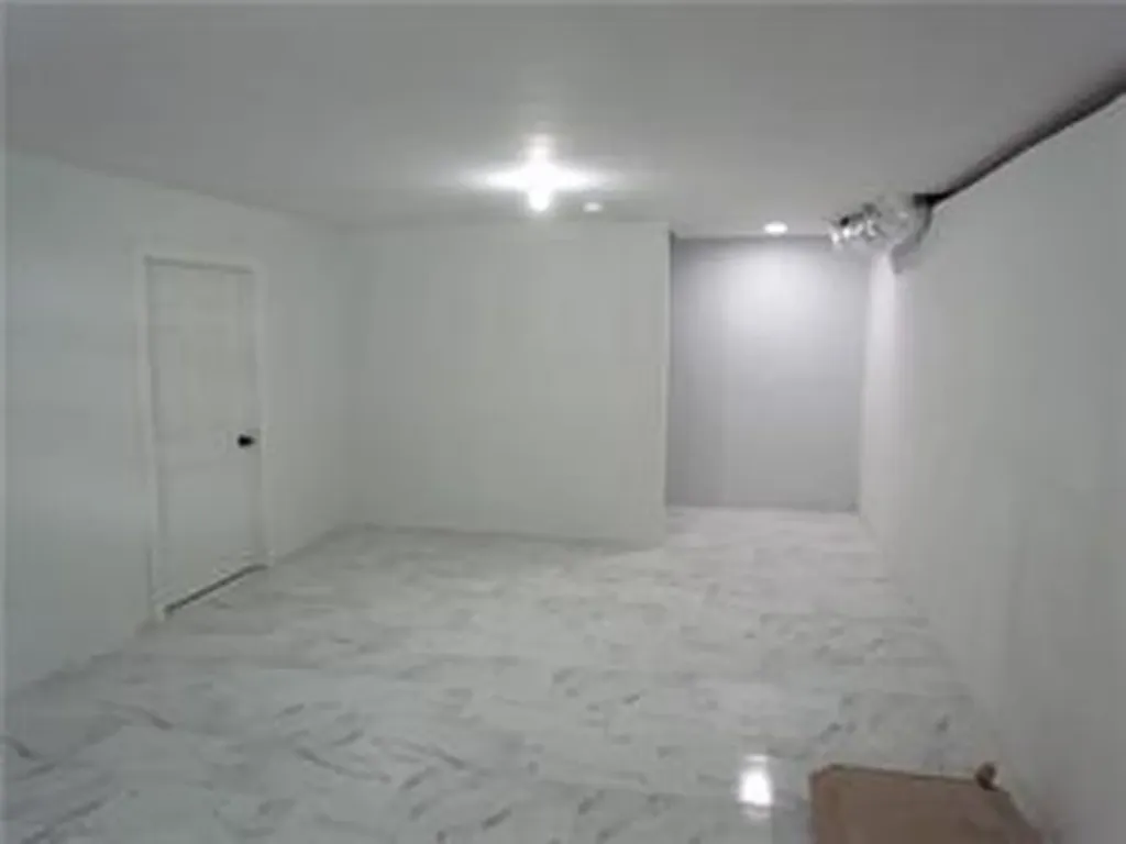 5 Zircon Street Warwick RI 02886