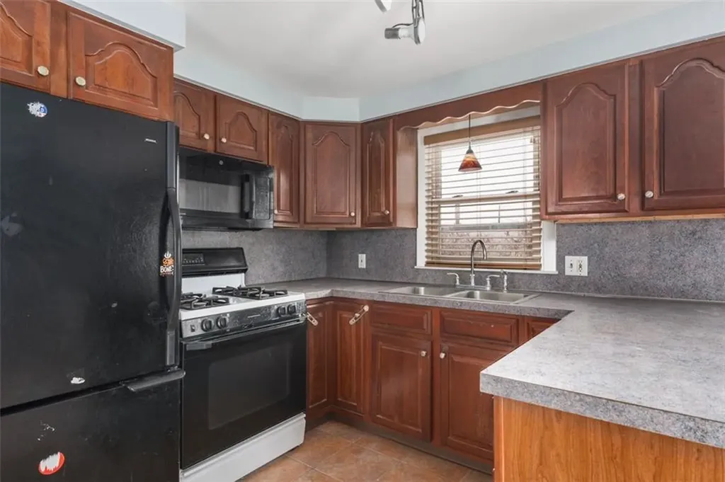 14 Byron Street Cranston RI 02920