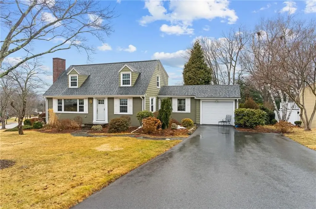 261 Glen Hills Drive Cranston RI 02920