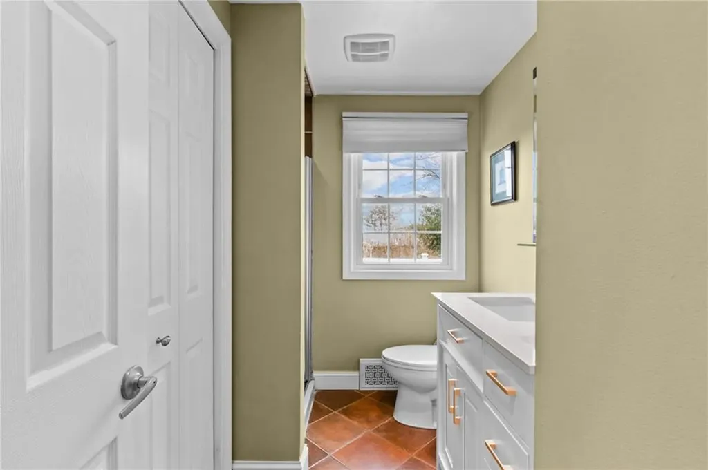 261 Glen Hills Drive Cranston RI 02920