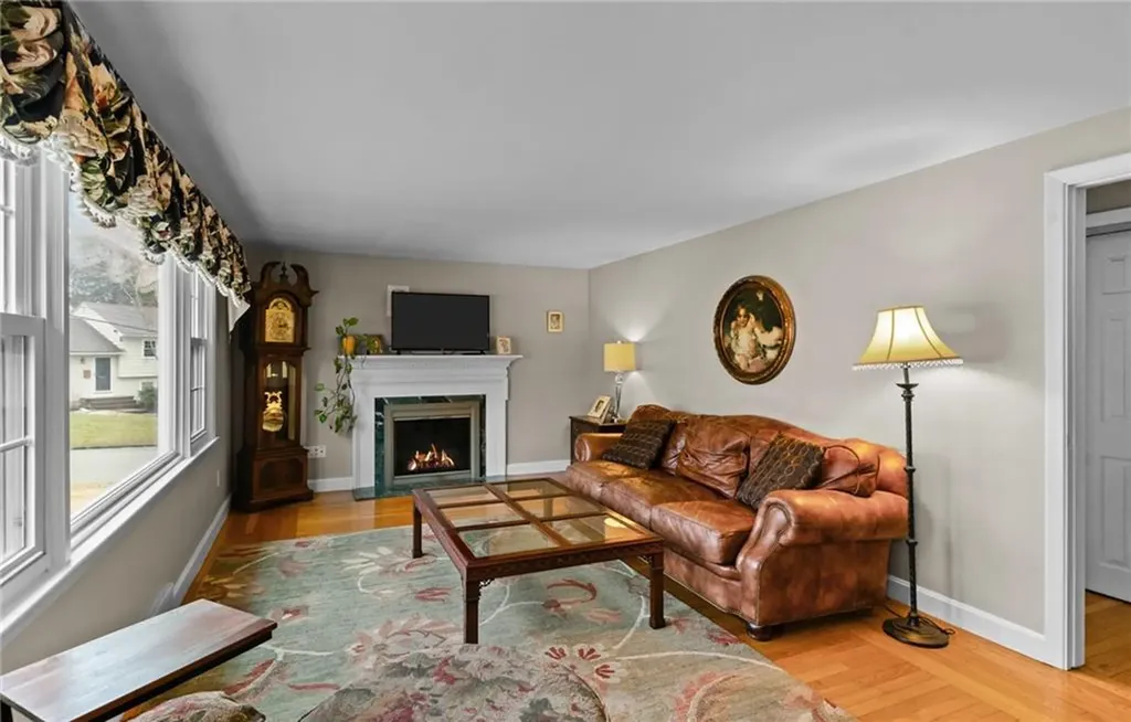 261 Glen Hills Drive Cranston RI 02920