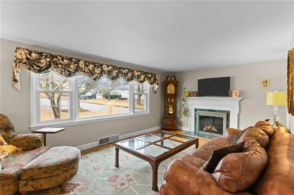 261 Glen Hills Drive Cranston RI 02920