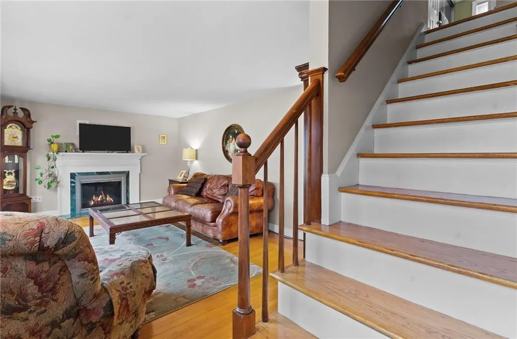 261 Glen Hills Drive Cranston RI 02920