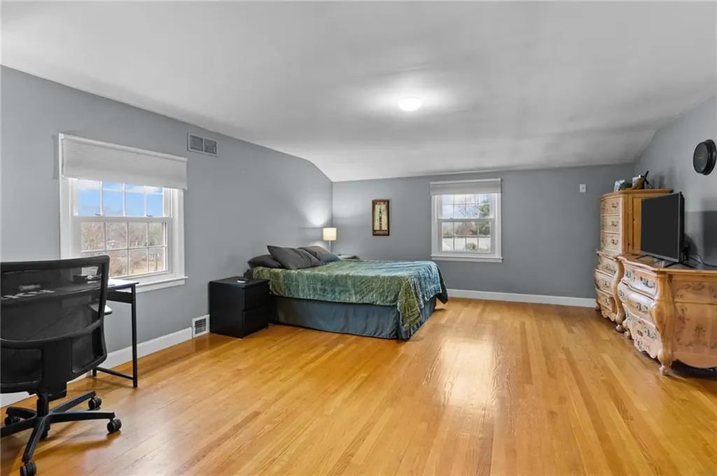 261 Glen Hills Drive Cranston RI 02920