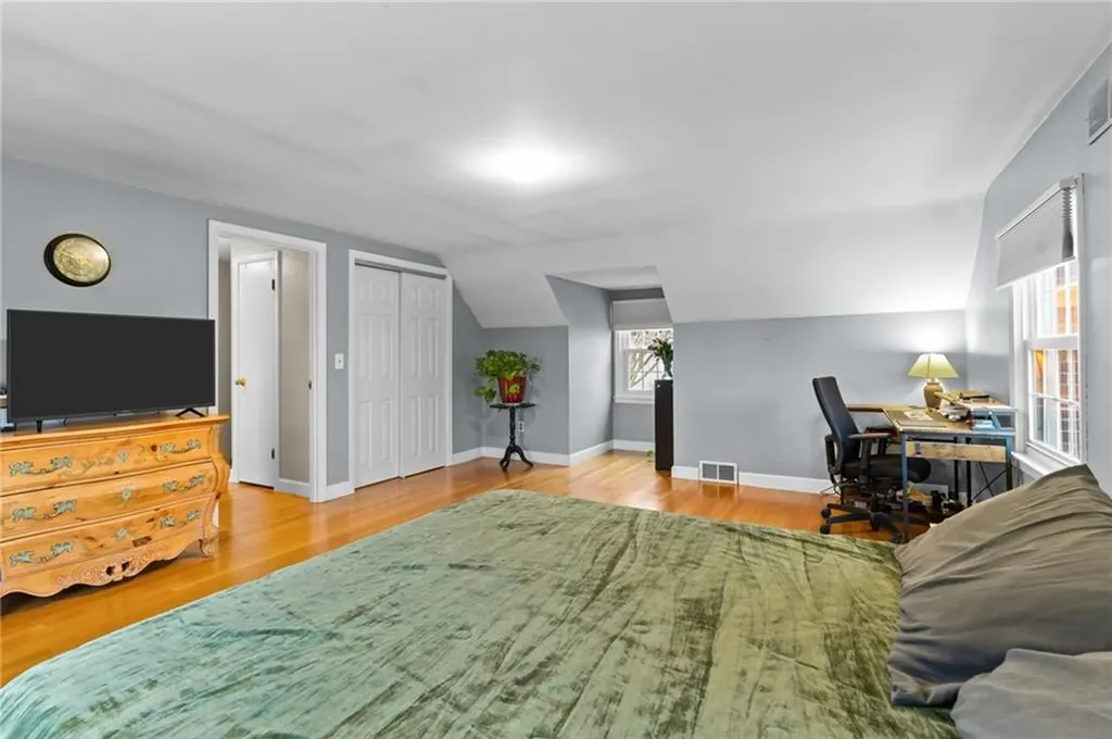 261 Glen Hills Drive Cranston RI 02920