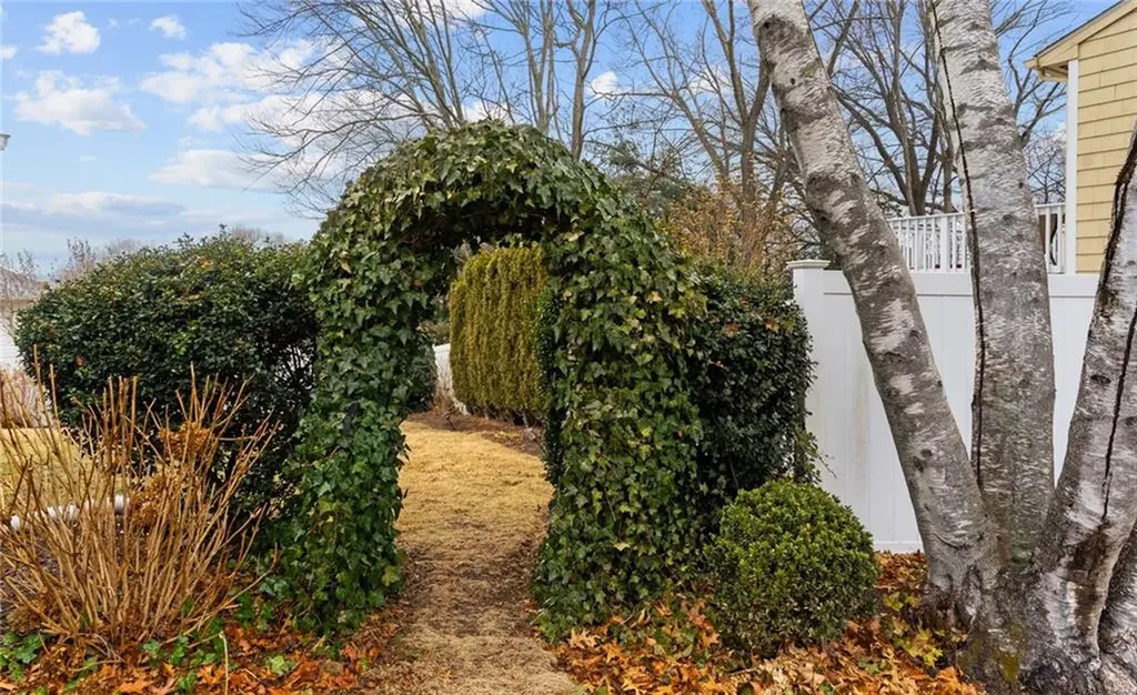 261 Glen Hills Drive Cranston RI 02920