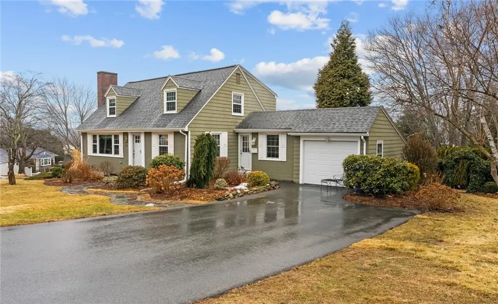 261 Glen Hills Drive Cranston RI 02920